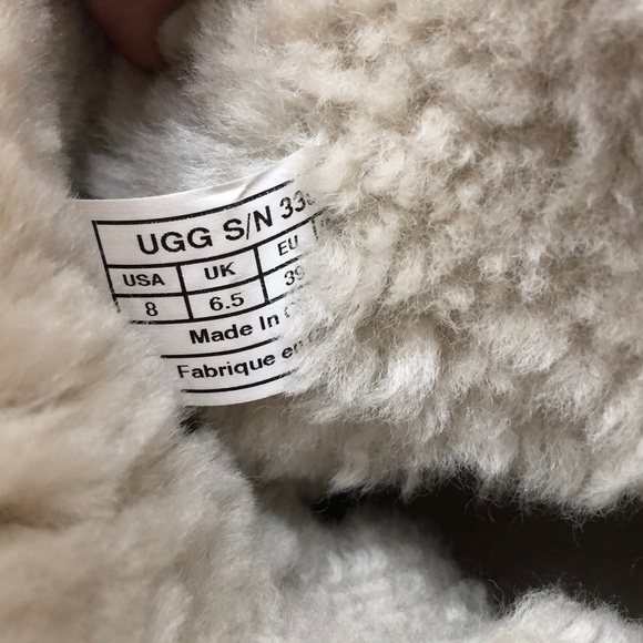 UGGs Bailey collection. Off white. - Picture 3 of 6